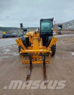 JCB 540-140 Телескопічні навантажувачі