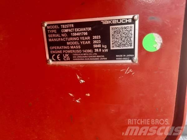 Takeuchi TB 257 FR Міні-екскаватори < 7т