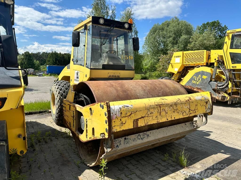 Bomag BW 211 D-4 Грунтові котки