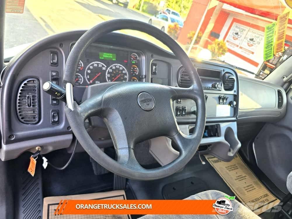 Freightliner M2 106 Рефрижератори