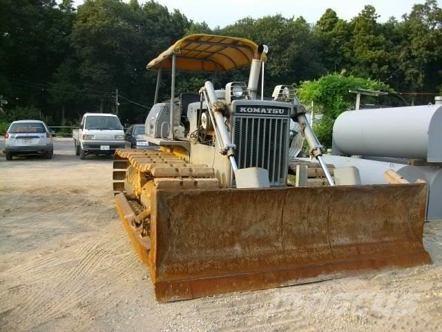 Komatsu D 40 P Гусеничні бульдозери