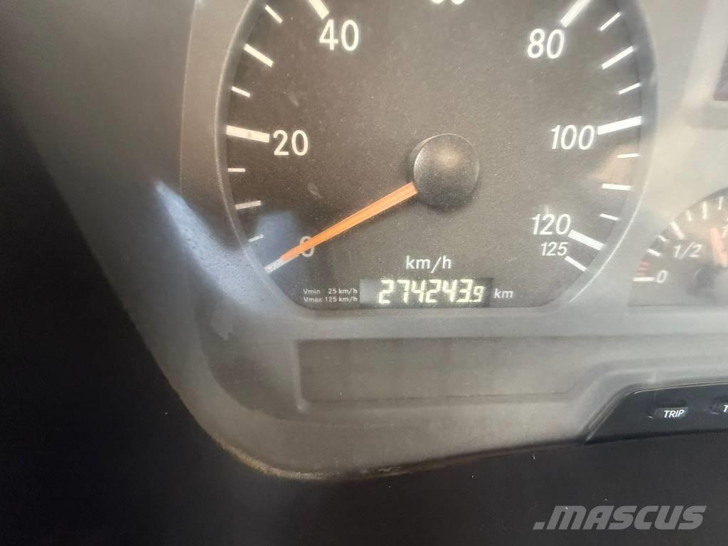 Mercedes-Benz 1833 Вантажівки з гаковим підйомом