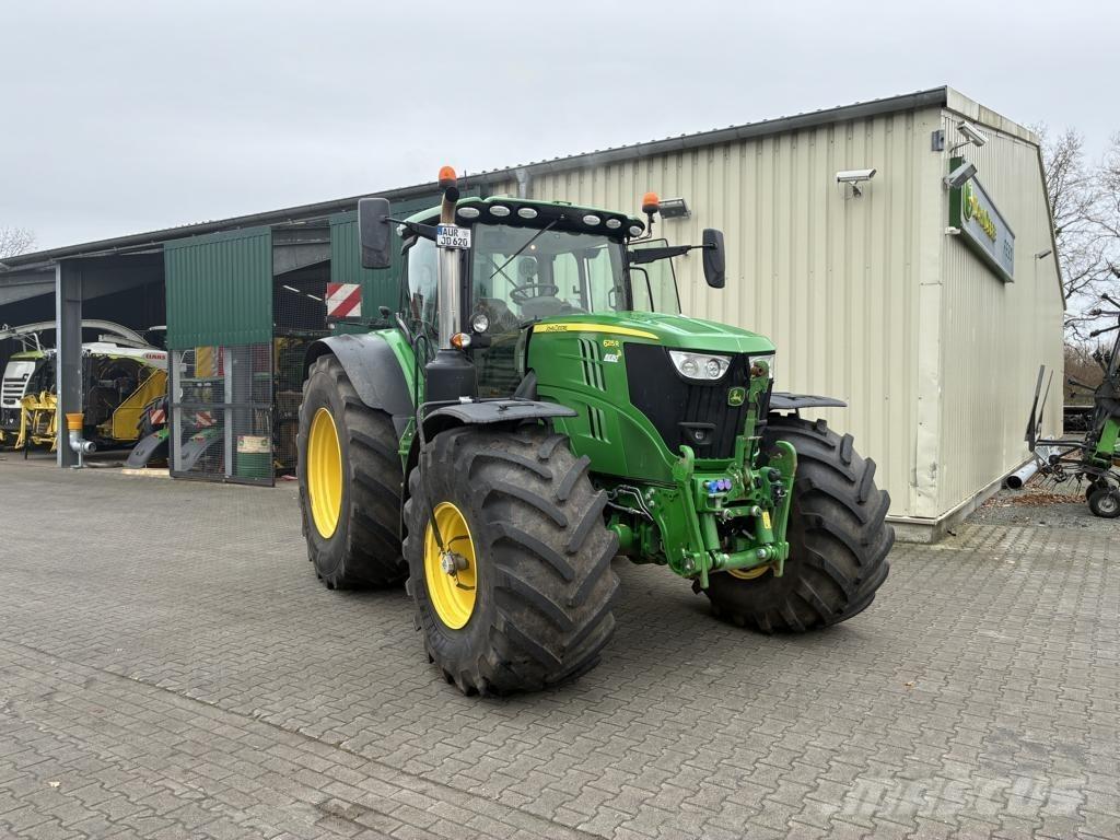 John Deere 6215 R Трактори