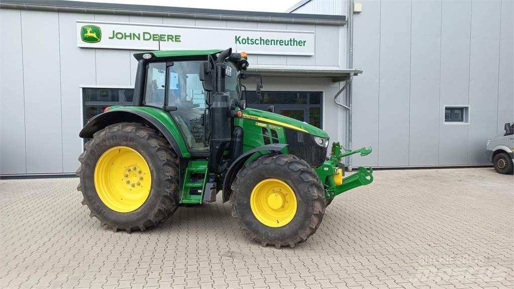 John Deere 6120M Трактори