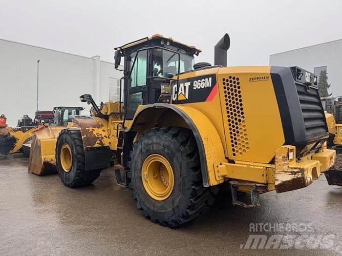 CAT 966M Фронтальні навантажувачі