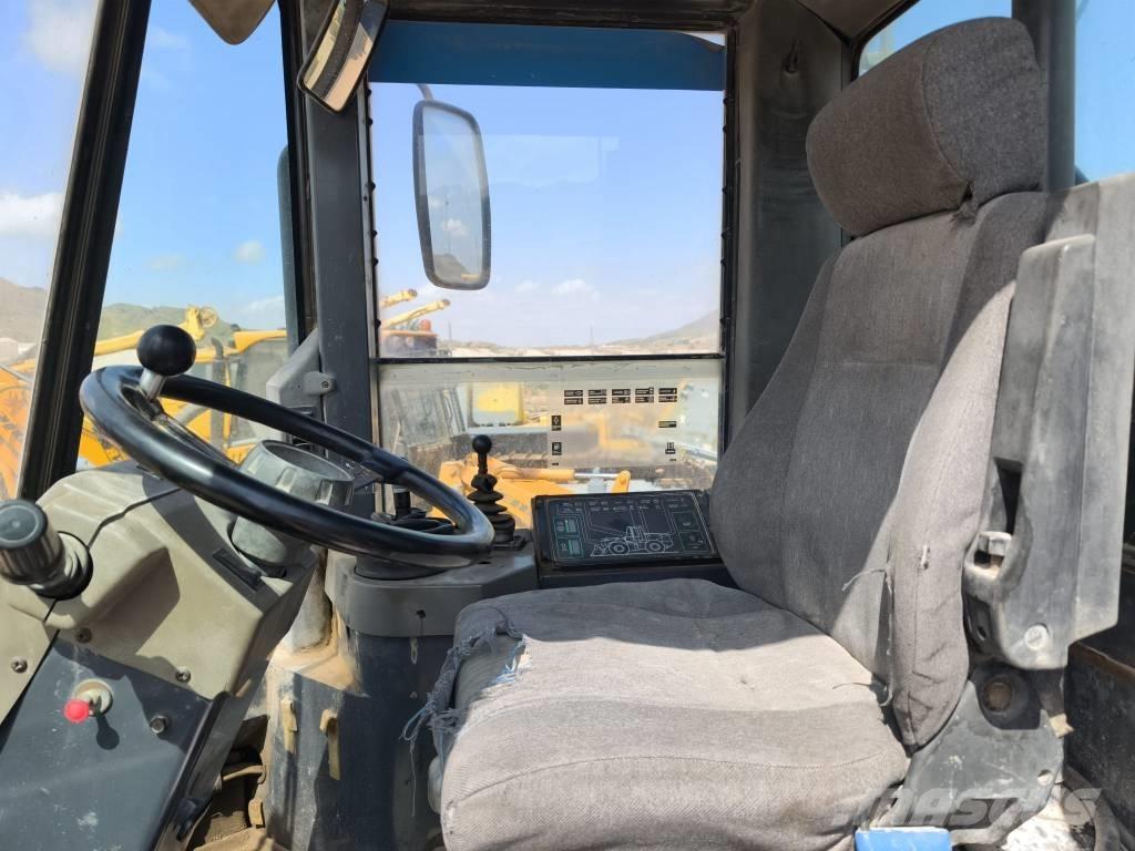 CASE 721 B XT Фронтальні навантажувачі