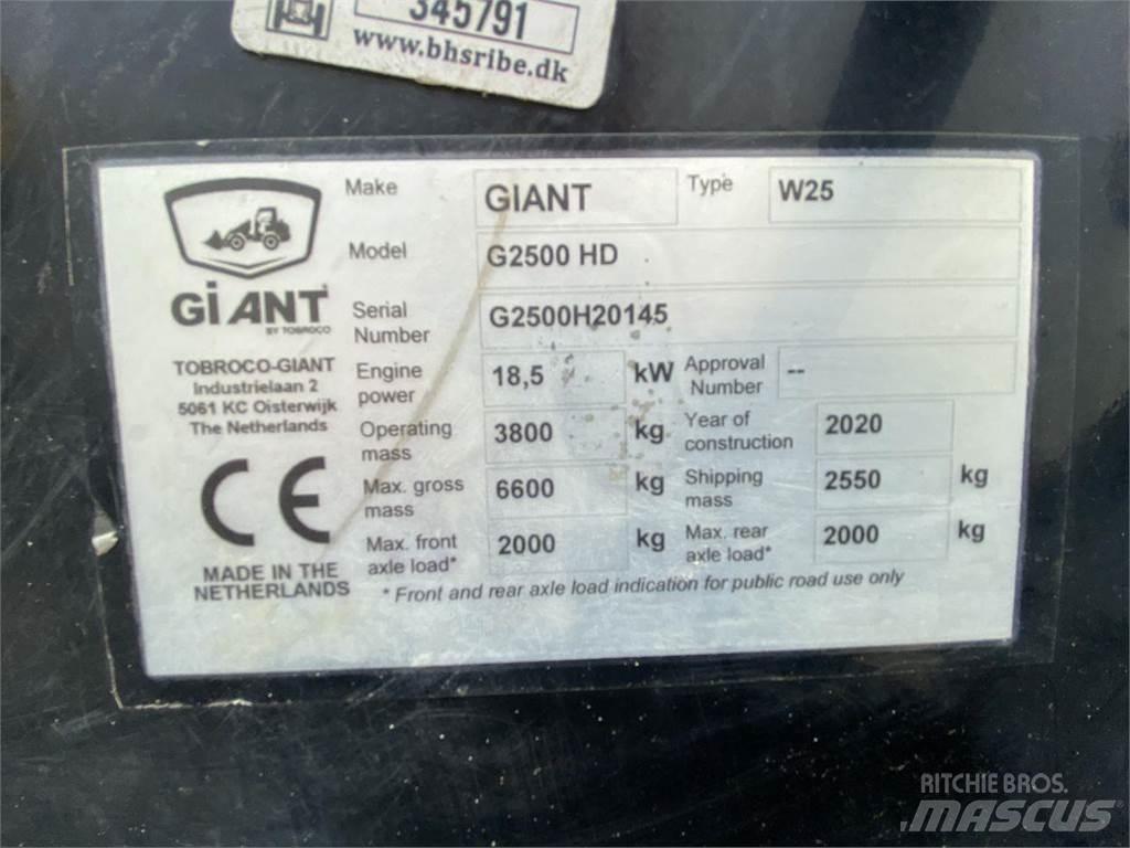 GiANT G2500HD Багатофункціональне обладнання для вантажних і землекопальних робіт