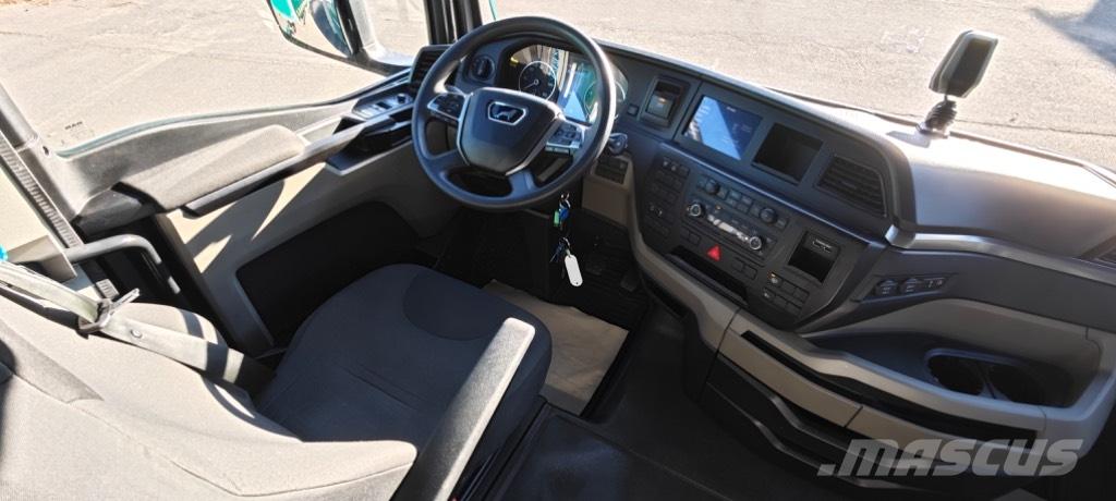 MAN TGX 18.470 Тентовані вантажівки