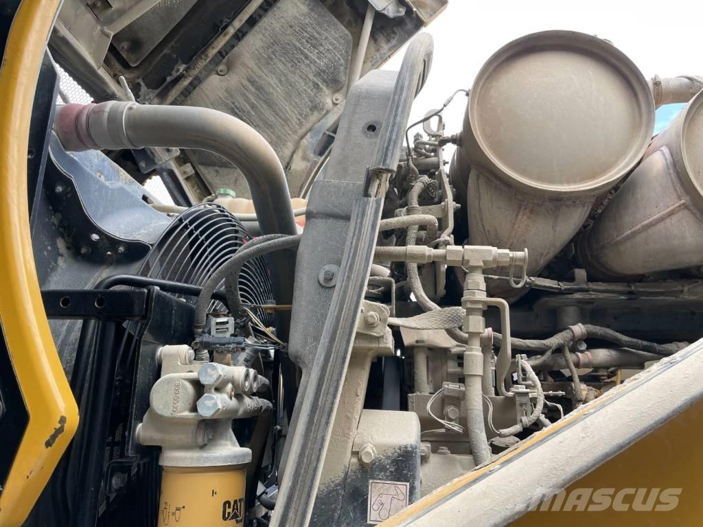 CAT 972M Фронтальні навантажувачі