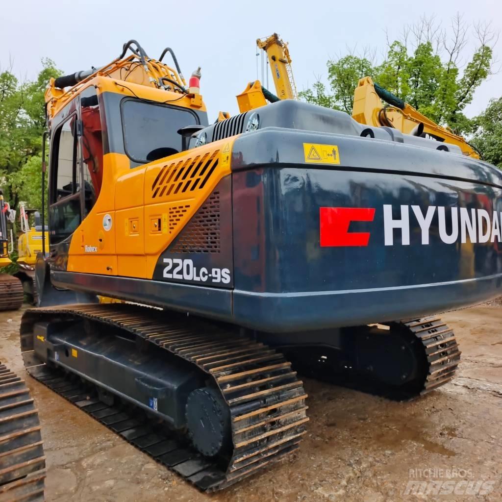 Hyundai 220lc-9s Гусеничні екскаватори
