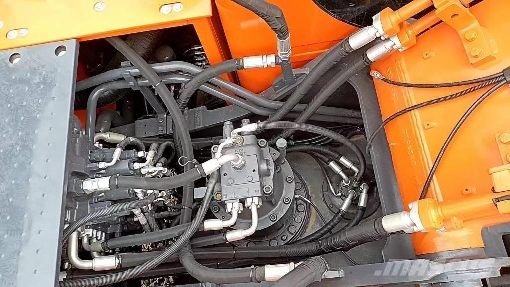 Doosan 225 LC-9 Гусеничні екскаватори