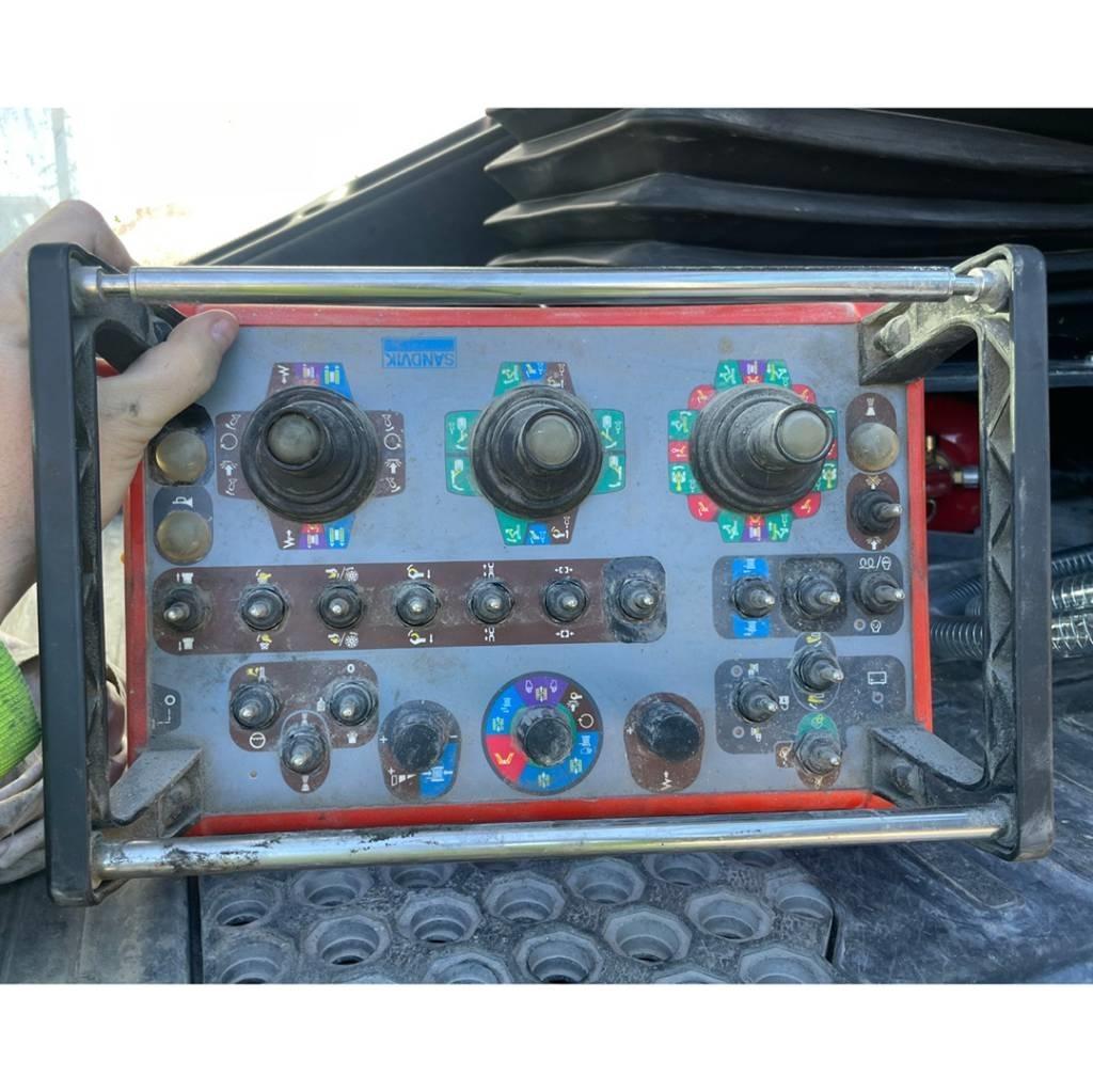 Sandvik DX800i Свердлильні установки