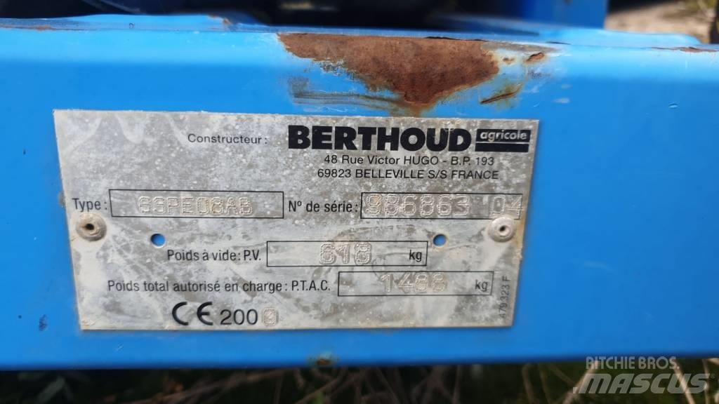 Berthoud Winair 1500 Самохідні обприскувачі