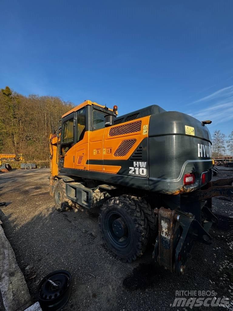 Hyundai HW 210 Колісні екскаватори