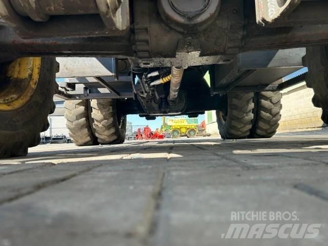 Mecalac 714 MW Колісні екскаватори