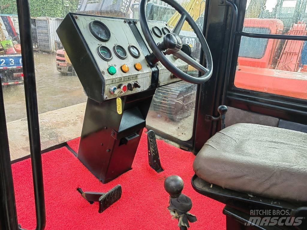 CAT GS683E Грунтові котки
