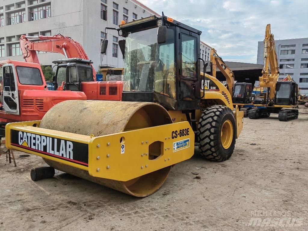 CAT GS683E Грунтові котки