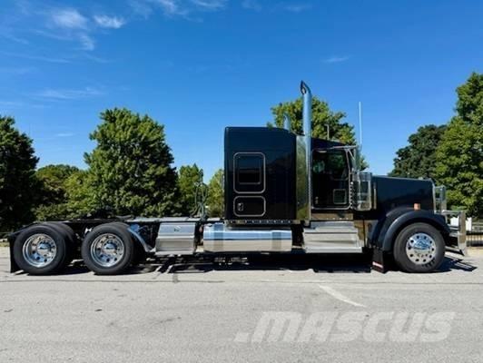Kenworth W 900 Тягачі