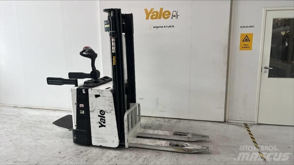 Yale MS15X Самохідні електроштабелери
