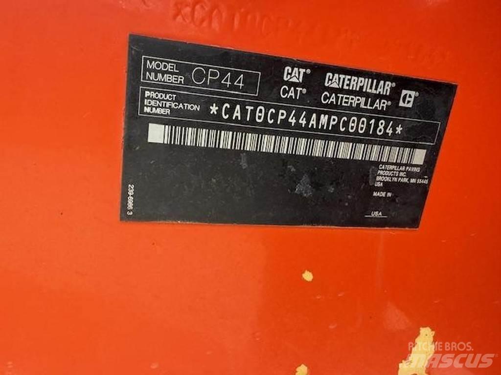 CAT CP44 Інші дорожні катки