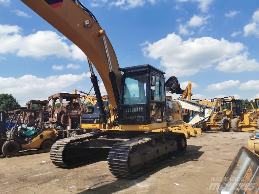CAT 325DL Гусеничні екскаватори