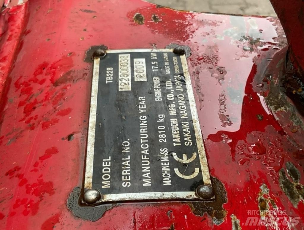Takeuchi TB228 Міні-екскаватори < 7т
