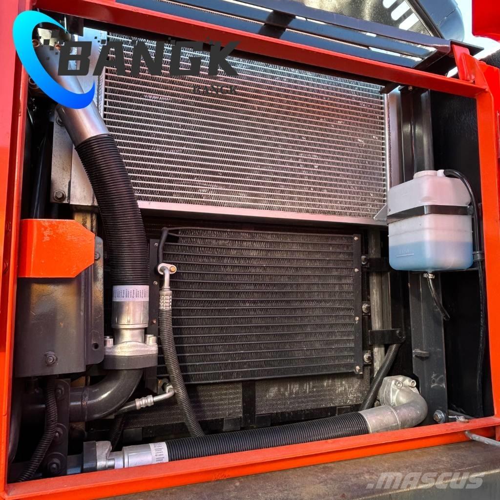 Doosan DX225LCA Гусеничні екскаватори