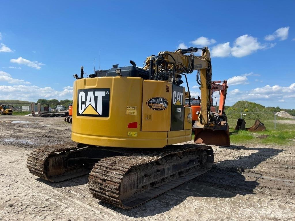 CAT 325 F Гусеничні екскаватори