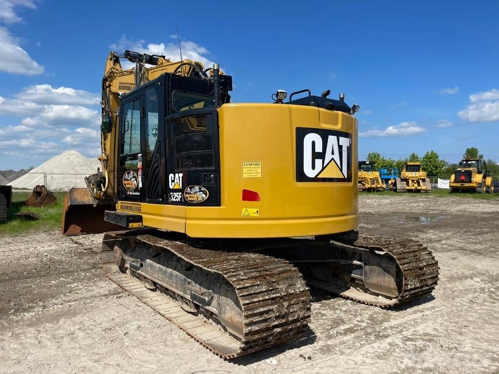 CAT 325 F Гусеничні екскаватори