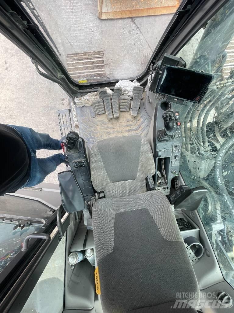 Volvo EC 300 EL Гусеничні екскаватори