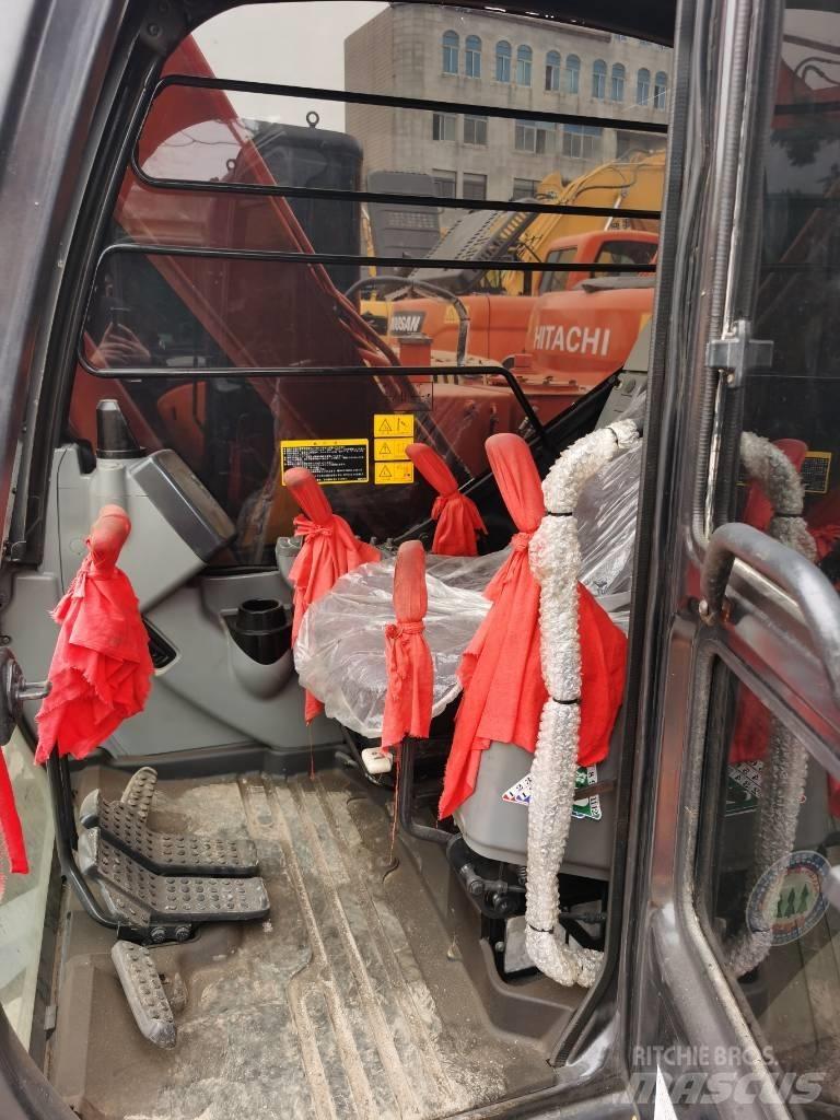Hitachi ZX 70 Гусеничні екскаватори