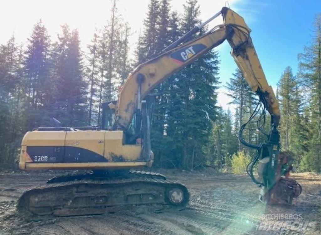 CAT 320 D FM Лісонавантажувачі