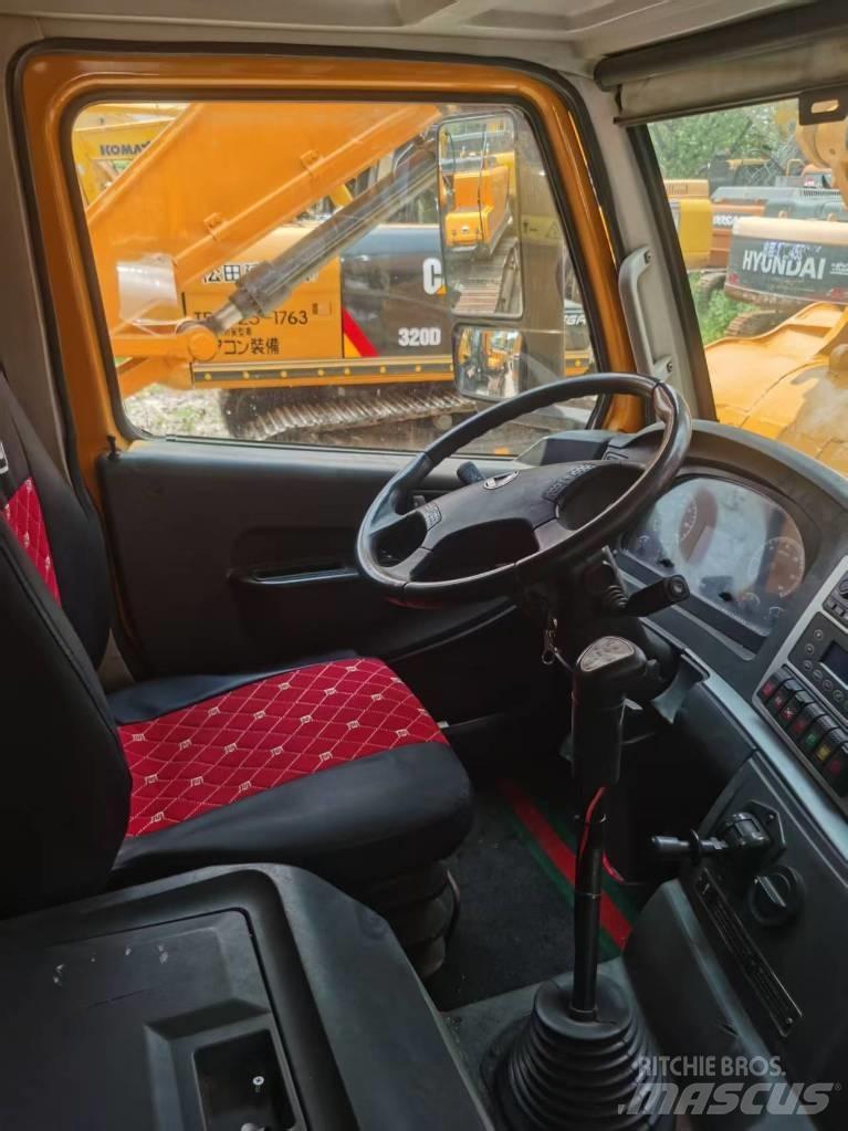 XCMG xct80l5 автокрани