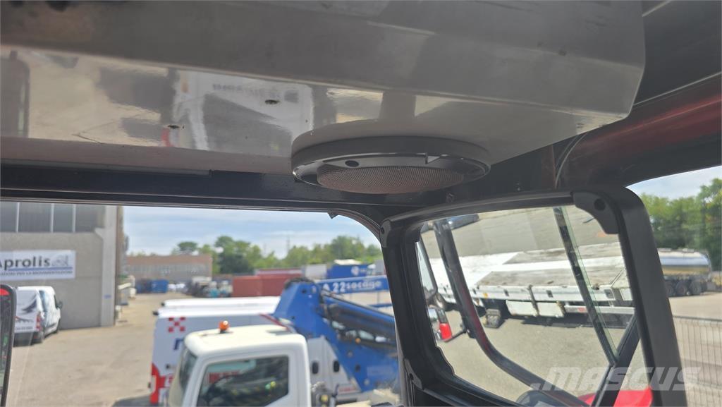 MOL YM225 Термінальні трактори