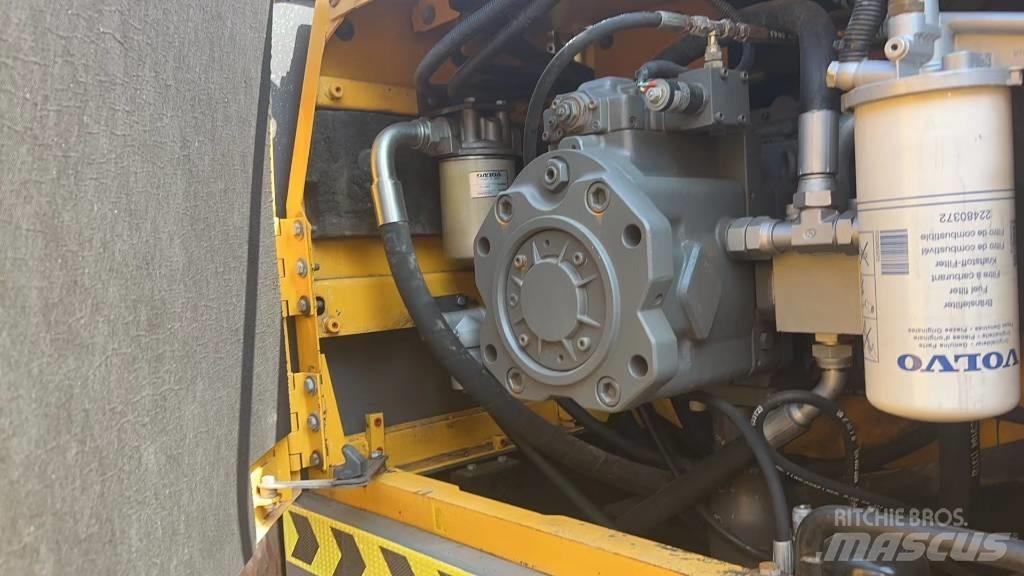 Volvo EC 480 Гусеничні екскаватори