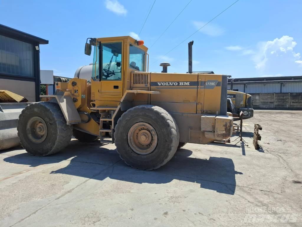Volvo L 120 C Фронтальні навантажувачі