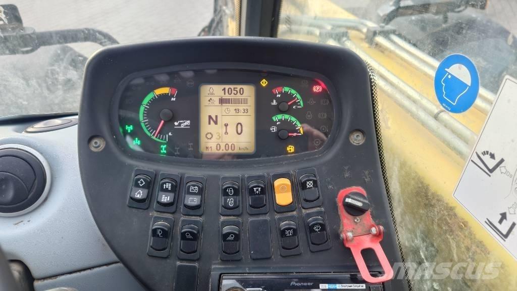 New Holland TH 7.42 Телескопічні навантажувачі