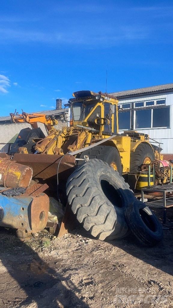CAT 988 Фронтальні навантажувачі