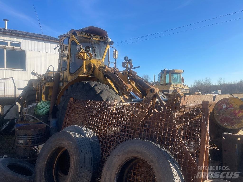 CAT 988 Фронтальні навантажувачі