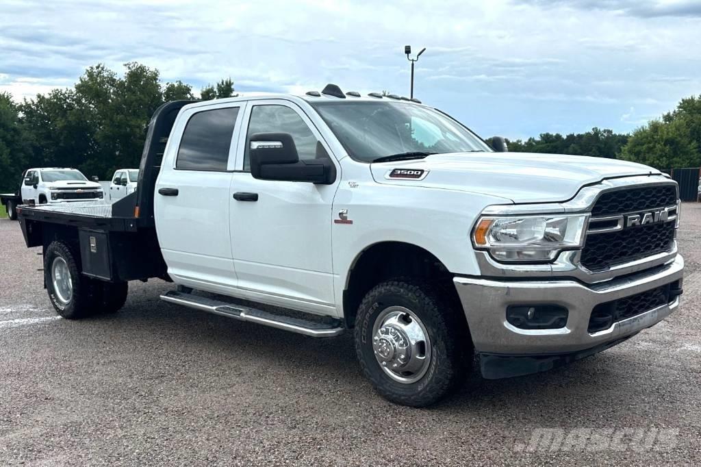 RAM 3500 TRADESMAN Вантажівки-платформи/бокове розвантаження