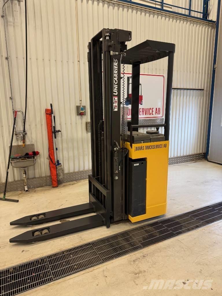 Atlet truck AJN 160 Самохідні електроштабелери