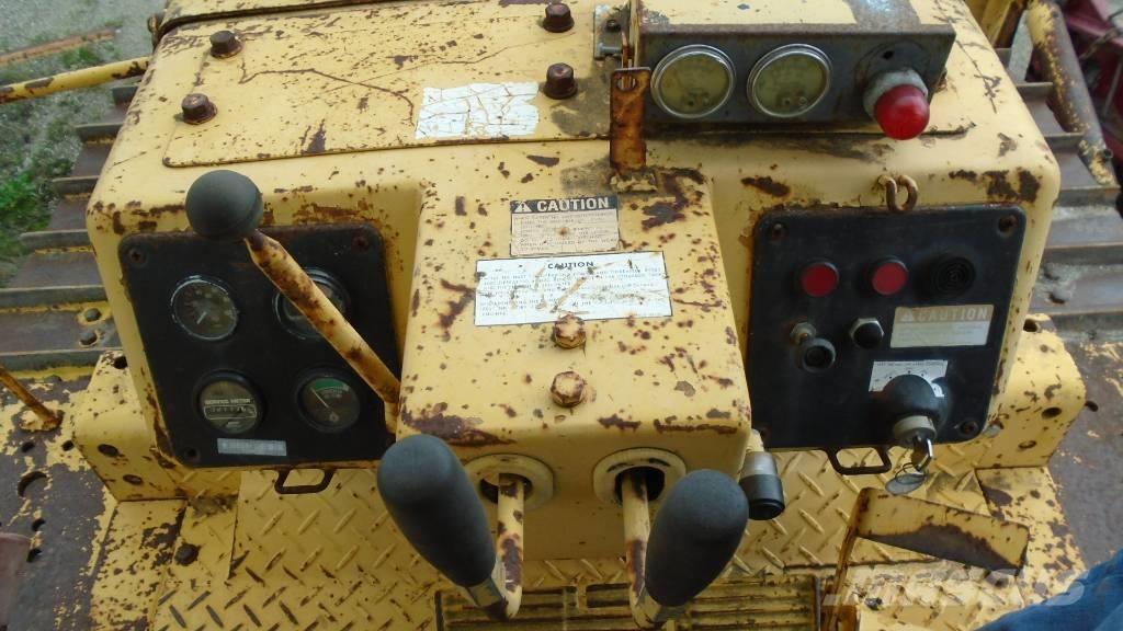 Komatsu D 68 E-1 Гусеничні бульдозери