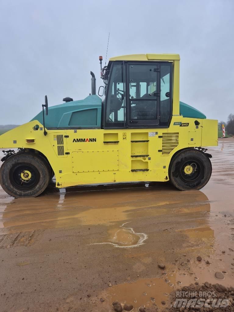 Ammann ART 240 Пневматичні катки