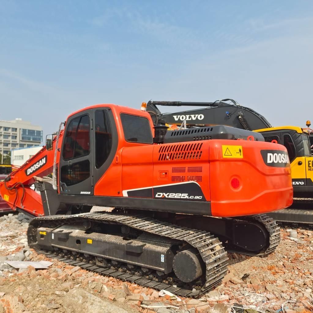 Doosan DX225LC-9C Гусеничні екскаватори