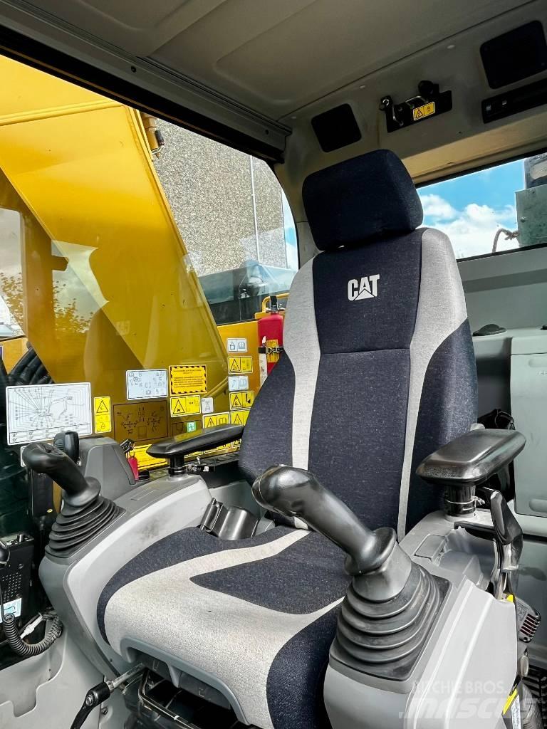 CAT 325 Гусеничні екскаватори