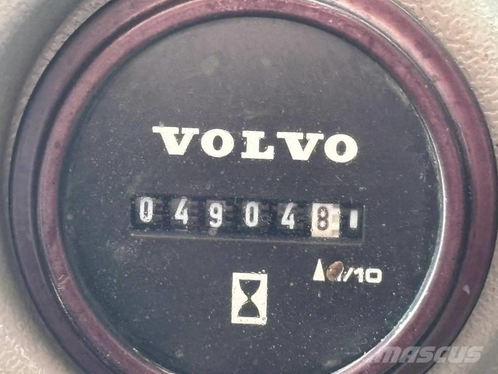 Volvo EC 140 E Гусеничні екскаватори