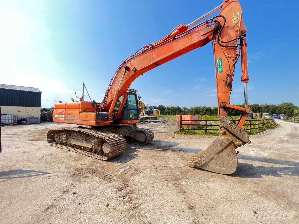 Doosan DX225 Колісні екскаватори