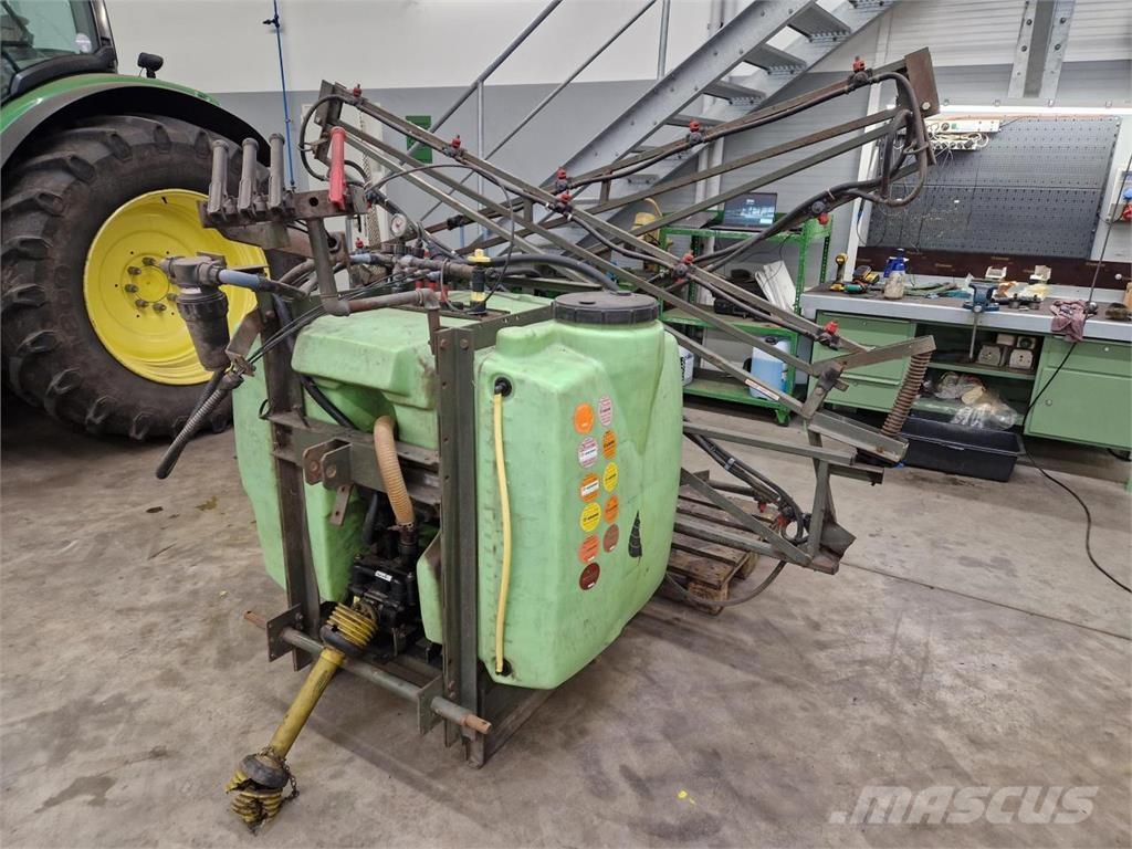 Tecnoma 800 Liter Причіпні обприскувачі