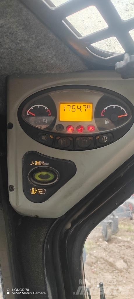Bobcat S 220 Міні-навантажувачі