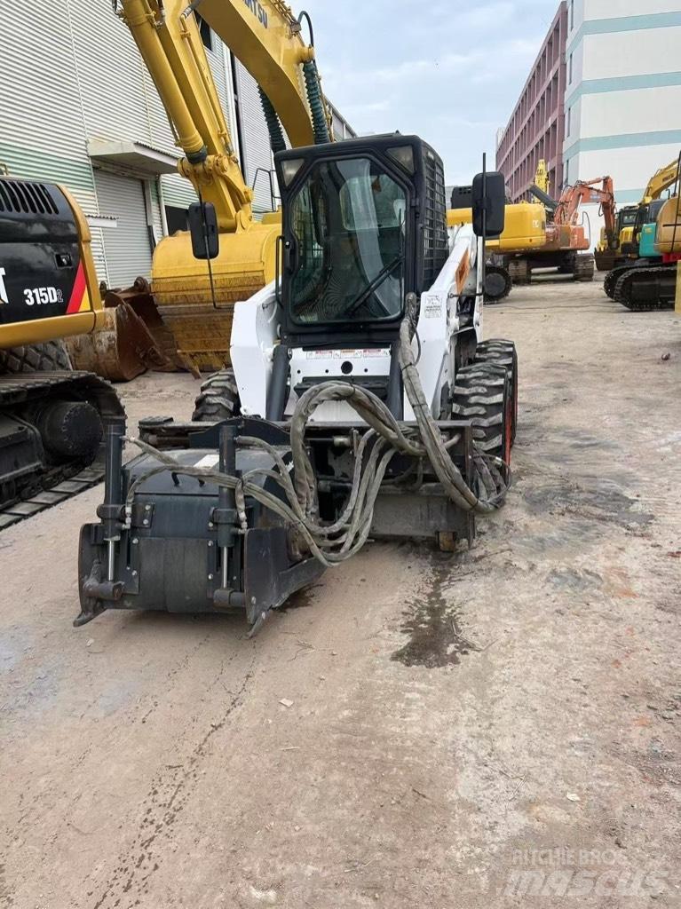 Bobcat S 220 Міні-навантажувачі